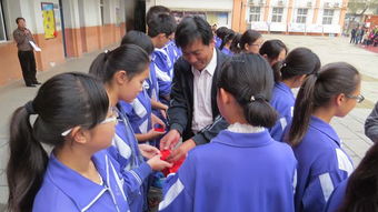 汉光中学隆重举行新老学生会交接仪式暨第八周升旗仪式