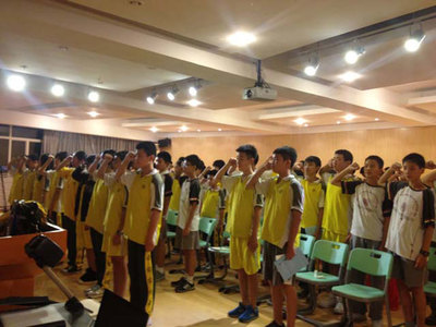 广州初中部举行“开发领导才能”中学学生会竞选